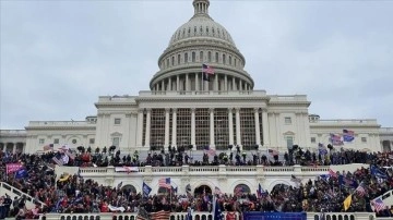 Trump'ın eski Özel Kalemi Meadows, Kongre baskınını soruşturan komiteye dava açtı