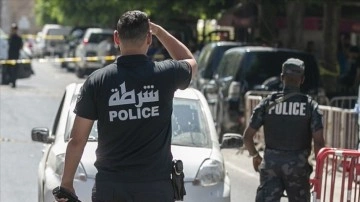 Tunus'ta bıçak ve baltayla İçişleri Bakanlığı binasına girmeye çalışan kişi etkisiz hale getiri