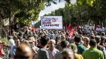 Tunus’ta Cumhurbaşkanı Said'in 'olağanüstü yetki kararları' protesto edildi