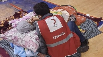 Türk Kızılay 4 bin 500'ü aşkın gönüllüsü ile afet bölgesinde çalışmalara destek veriyor