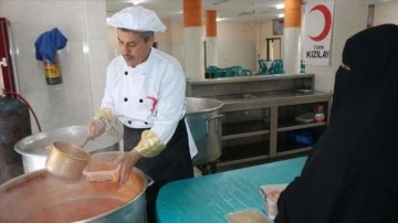 Türk Kızılay, Gazze'de haftanın 5 günü 400 aileye sıcak yemek veriyor