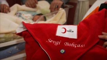 Türk Kızılay, 'Sevgi Bohçası' ile yeni bebeği olan ihtiyaç sahibi ailelere destek oluyor