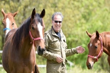 Türk Sanat Müziği'nin usta isimlerinden Faruk Tınaz hayatını kaybetti