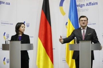 Ukrayna Dışişleri Bakanı Kuleba eski Almanya Başbakanı Schröder’e yüklendi