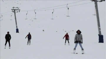 Van'daki Abalı Kayak Merkezi 3 yıl aradan sonra sezonu açtı