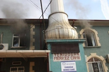 Yangından hasar gören cami büyükşehir tarafından onarılacak