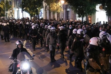 Yunanistan’da polis şiddetine karşı halk sokaklara döküldü