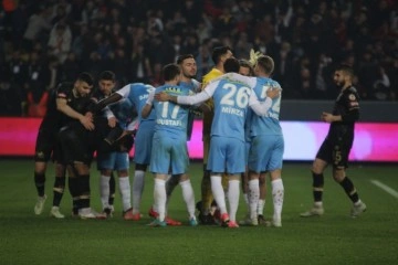 Zorlu mücadele nefesleri kesti! Gaziantep FK penaltılarda turladı